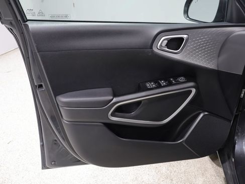 Used 2024 Kia Soul LX w/ Option Group 015 FWD image 12