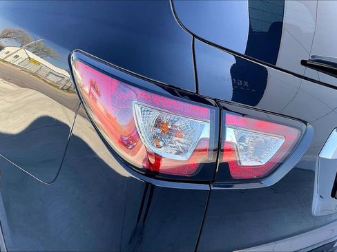 Used 2017 Chevrolet Traverse LT w/ Style and Technology Package image 30