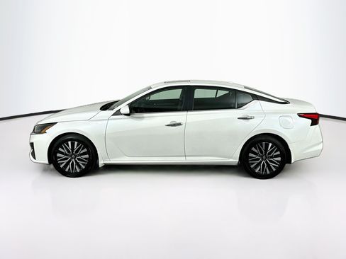 Used 2023 Nissan Altima 2.5 SV w/ SV Premium Package FWD image 4
