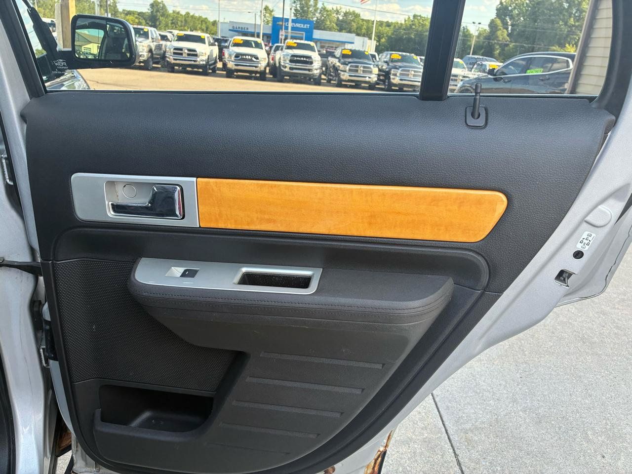 Used 2010 Lincoln MKX AWD image 15