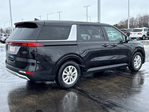 Used 2022 Kia Carnival LX image 9