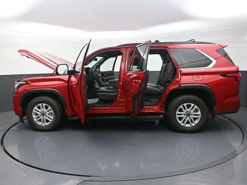 Used 2026 Toyota Sequoia SR5 w/ SR5 Premium Package AWD/4WD image 42