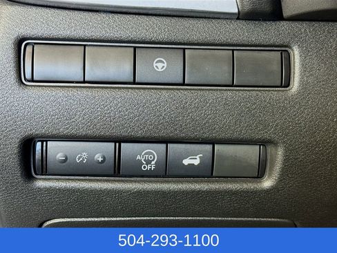 Used 2025 Nissan Rogue Platinum FWD image 12