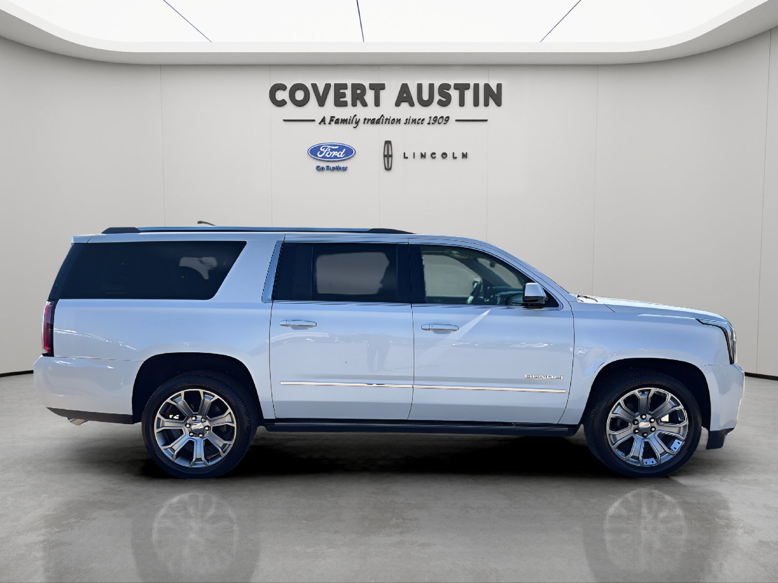 Used 2017 GMC Yukon XL Denali w/ Open Road Package AWD/4WD image 4