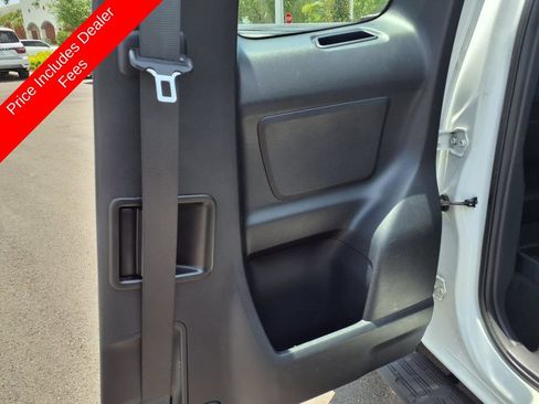 Used 2017 Toyota Tacoma SR AWD/4WD image 13