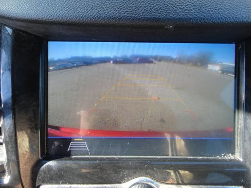 Used 2018 Chevrolet Trax LT w/ LT Convenience Package image 9