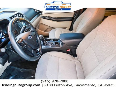 Used 2018 Ford Explorer XLT FWD image 16