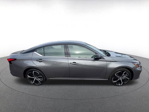 Used 2025 Nissan Altima 2.5 SR image 16