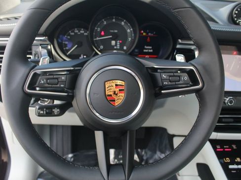 New 2026 Porsche Macan image 18