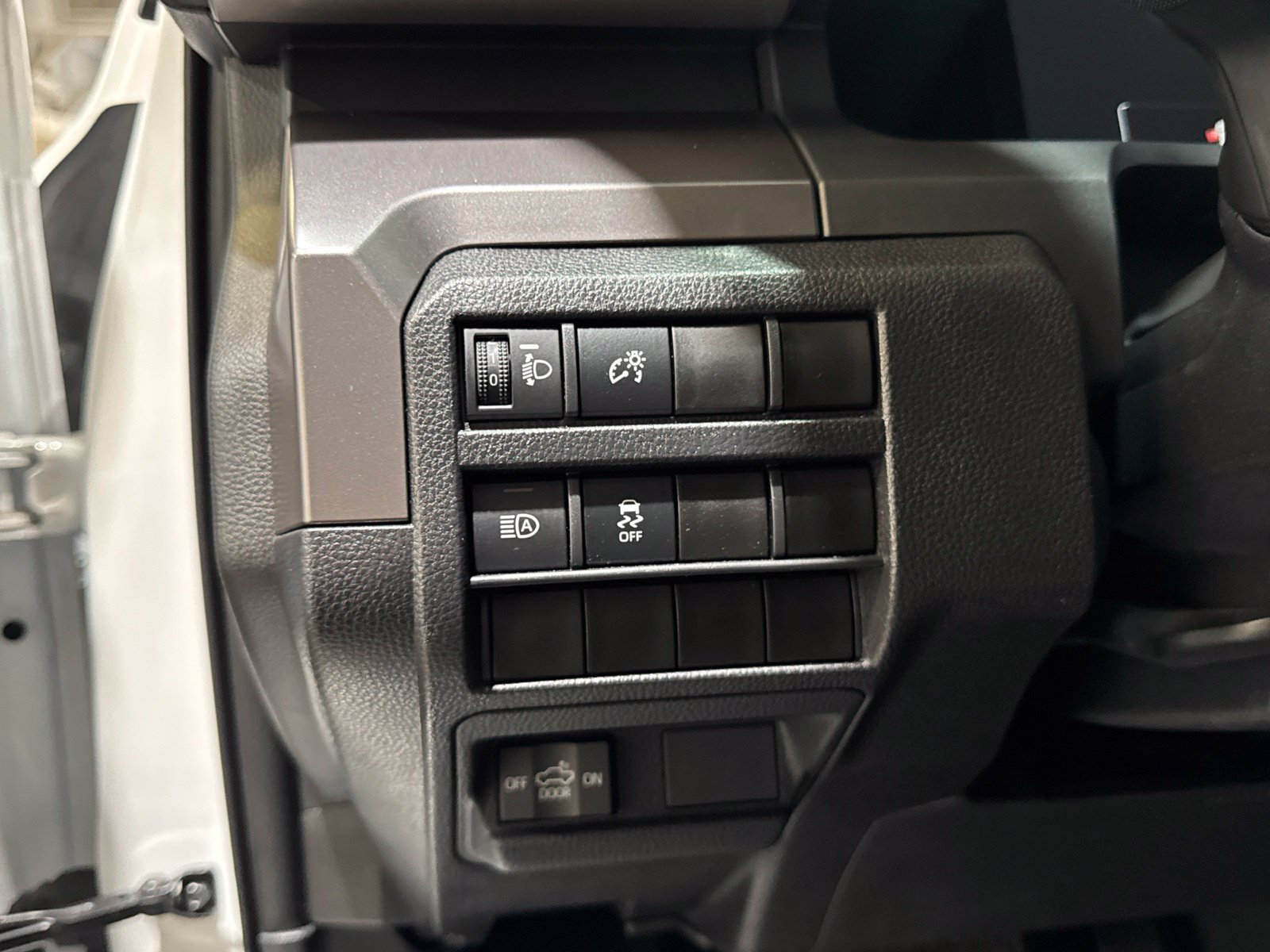 Used 2025 Toyota Tacoma SR5 AWD/4WD image 26
