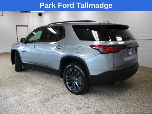 Used 2023 Chevrolet Traverse RS AWD/4WD image 2