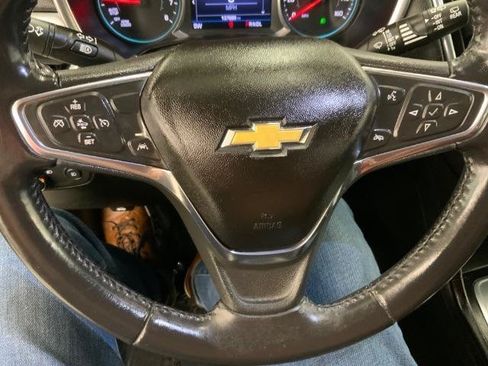 Used 2020 Chevrolet Equinox LT w/ Driver Convenience Package FWD image 21