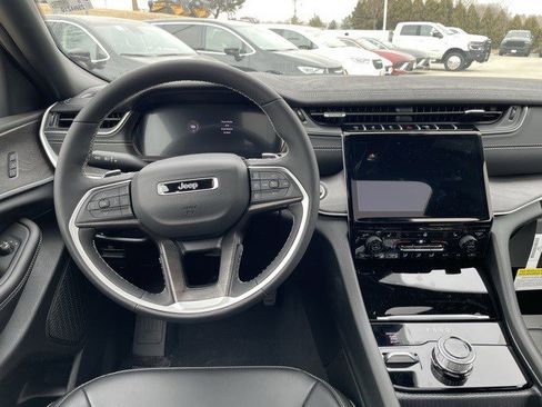 New 2025 Jeep Grand Cherokee Limited w/ Trailer Tow Package image 13