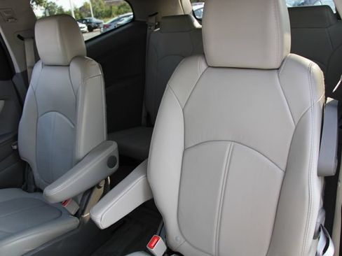 Used 2017 Chevrolet Traverse LT AWD/4WD image 29