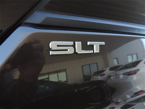 Used 2020 GMC Terrain SLT w/ Preferred Package image 12