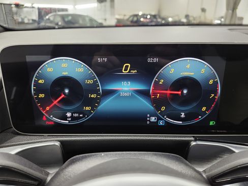 Used 2021 Mercedes-Benz GLB 250 4MATIC image 31