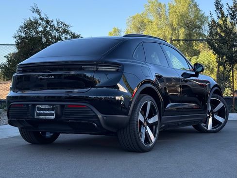 New 2025 Porsche Macan 4S Electric AWD/4WD image 7