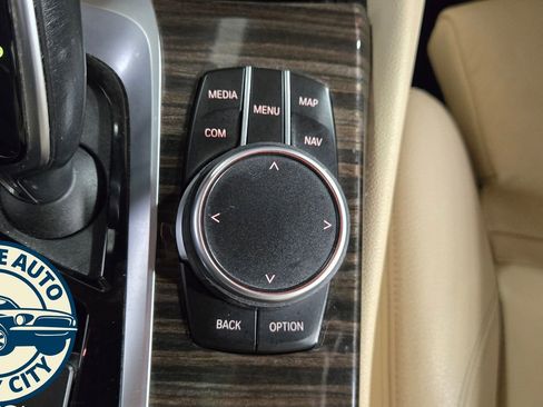 Used 2020 BMW 530i w/ Convenience Package RWD image 20