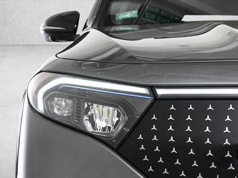 Certified 2025 Mercedes-Benz EQB 250+ image 4