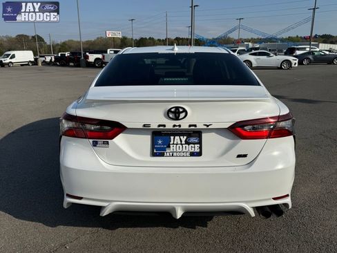 Used 2024 Toyota Camry SE w/ Convenience Package image 5