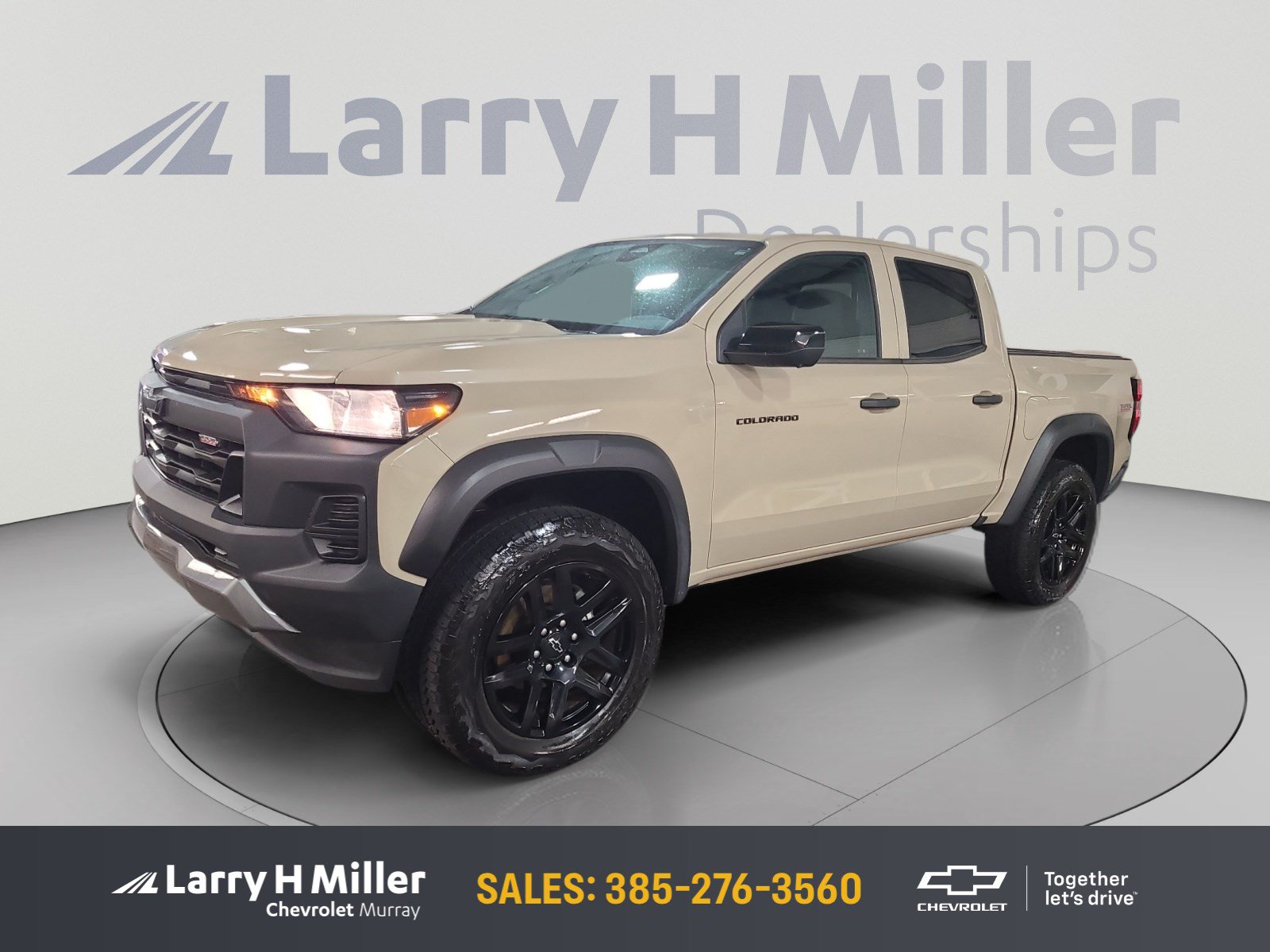 Used 2024 Chevrolet Colorado Trail Boss w/ Technology Package AWD/4WD image 1
