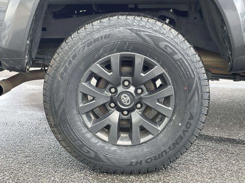 Used 2023 Toyota Tacoma SR5 w/ Technology Package AWD/4WD image 33