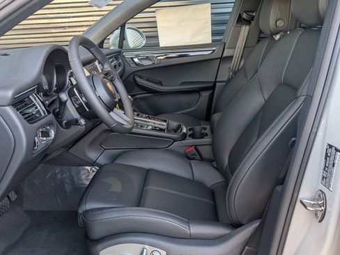 New 2026 Porsche Macan S image 5