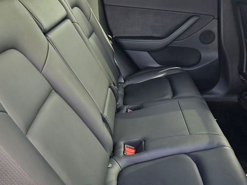 Used 2020 Tesla Model Y Long Range image 43