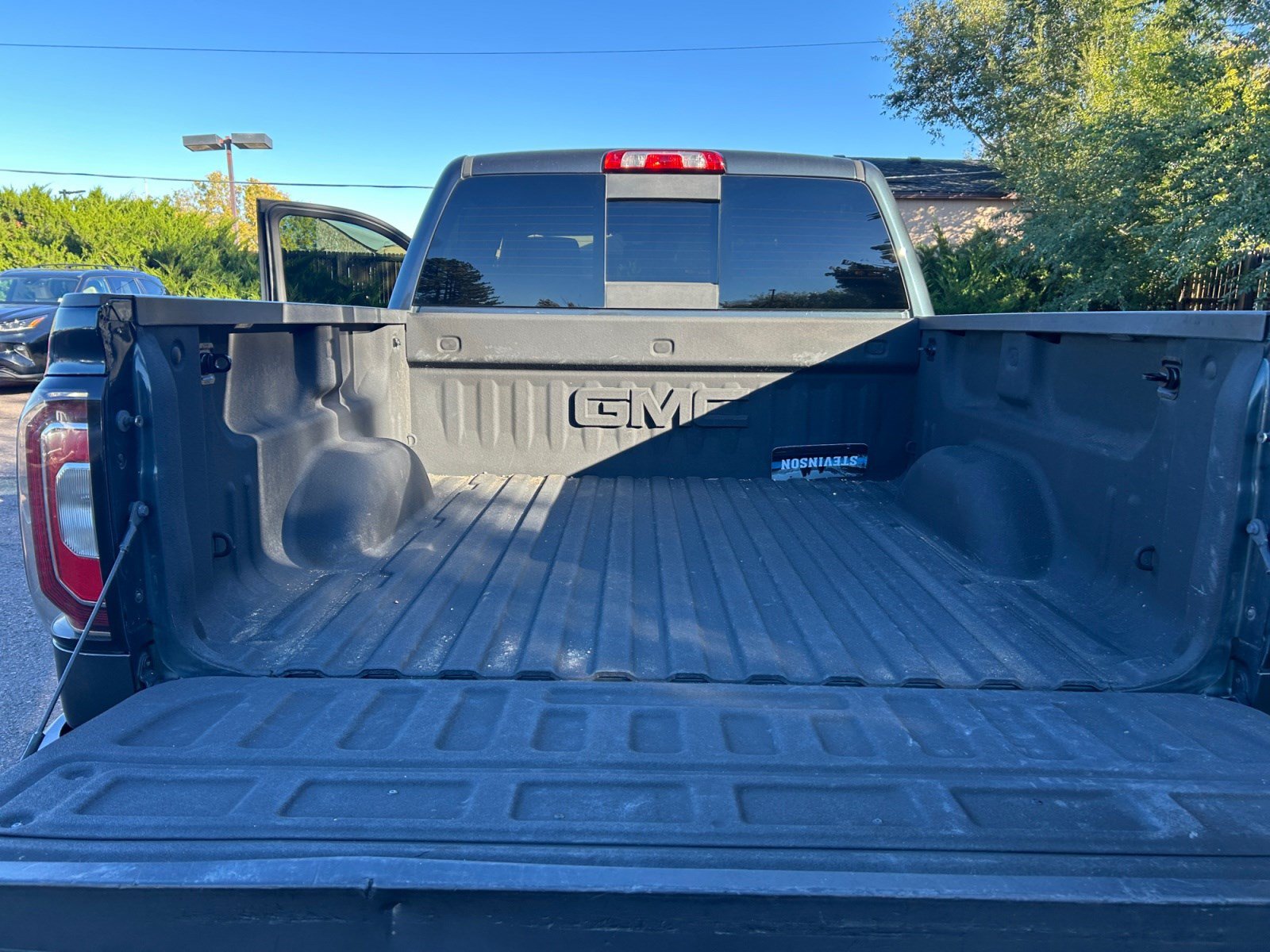 Used 2018 GMC Sierra 1500 SLT AWD/4WD image 32