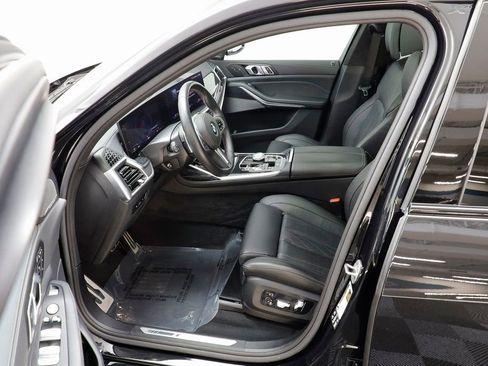 Certified 2025 BMW X7 M60i AWD/4WD image 6