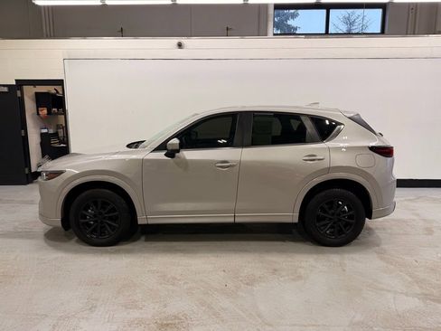 Used 2024 MAZDA CX-5 AWD 2.5 S w/ Select Package image 2