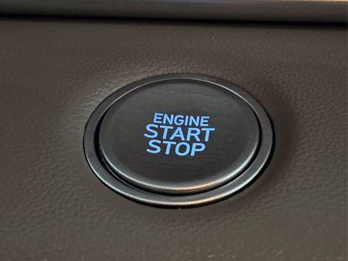 Certified 2025 Hyundai Elantra Sport image 18