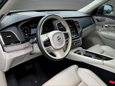 Used 2022 Volvo XC90 T8 Inscription AWD/4WD image 16
