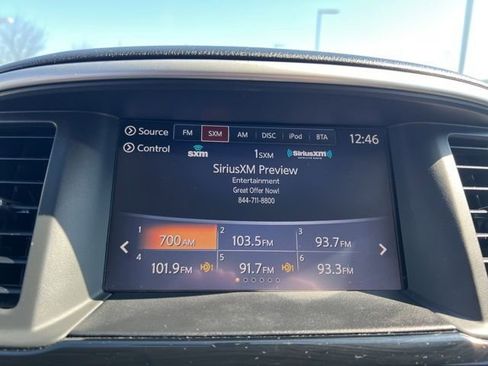 Used 2017 Nissan Pathfinder SV image 18