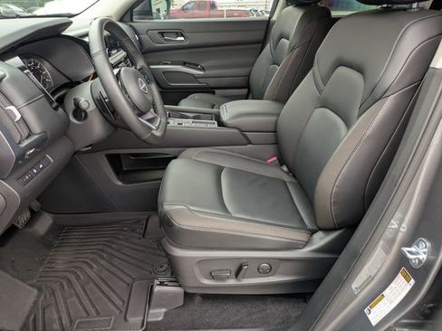 Used 2025 Nissan Pathfinder SL w/ Cargo Package FWD image 15