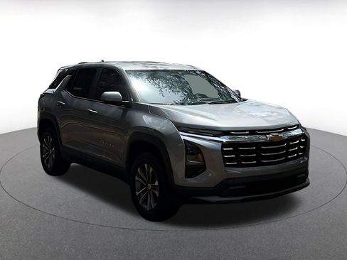 Used 2025 Chevrolet Equinox LT AWD/4WD image 1