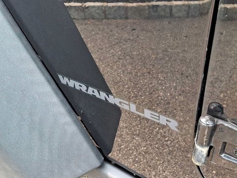 Used 2015 Jeep Wrangler Sport AWD/4WD image 28