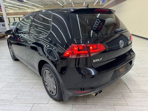 Used 2015 Volkswagen Golf S image 9