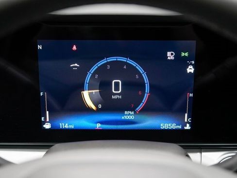 Used 2025 Chevrolet Trax LT w/ Driver Confidence Package image 32