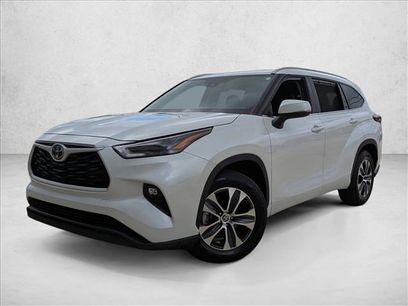 Certified 2024 Toyota Highlander XLE