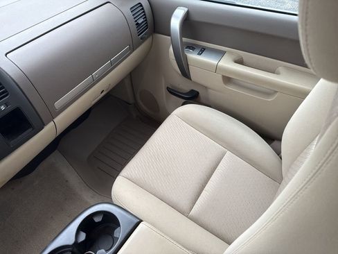 Used 2013 Chevrolet Silverado 2500 LT w/ Interior Plus Package image 26