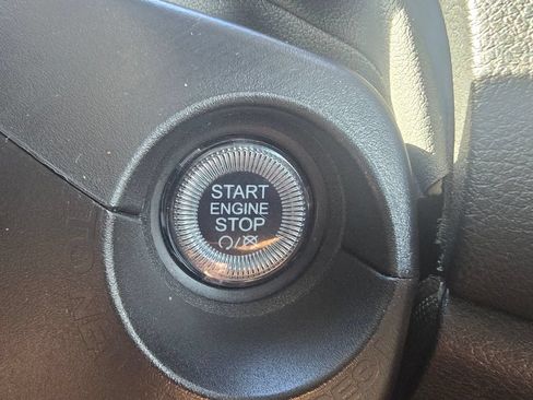 Used 2023 Jeep Renegade Trailhawk AWD/4WD image 28