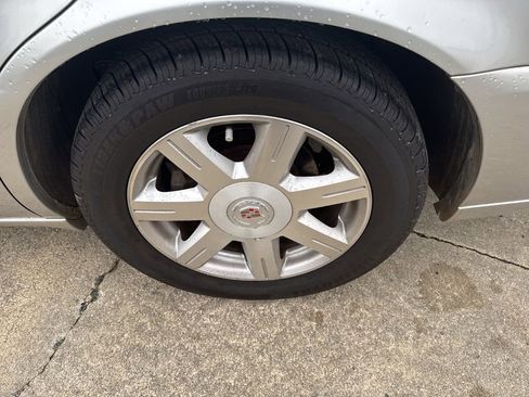 Used 2007 Cadillac DTS Luxury I w/ Trunk Convenience Package image 6