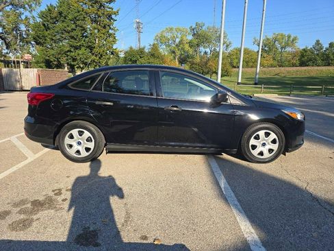 Used 2016 Ford Focus S image 3