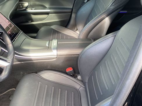 Used 2024 Mercedes-Benz C 300 Sedan image 6