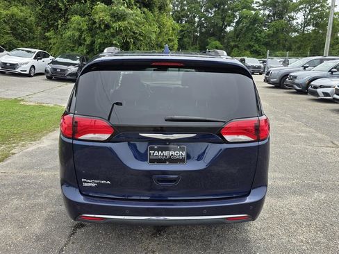 Used 2017 Chrysler Pacifica Touring-L Plus w/ Advanced Safetytec Group FWD image 4