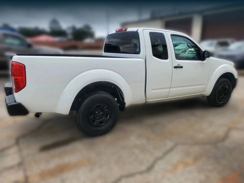 Used 2019 Nissan Frontier S RWD image 11
