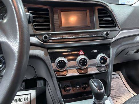 Used 2019 Hyundai Elantra SE w/ Cargo Package image 23