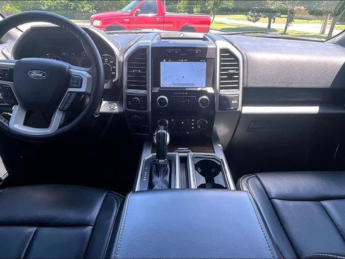Used 2018 Ford F150 Lariat w/ Equipment Group 502A Luxury AWD/4WD image 12