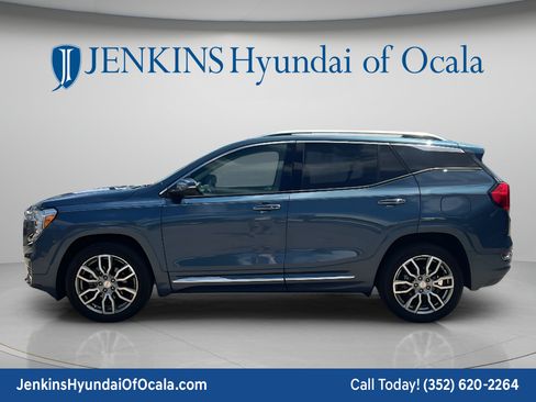 Used 2024 GMC Terrain Denali w/ Denali Premium Package AWD/4WD image 6